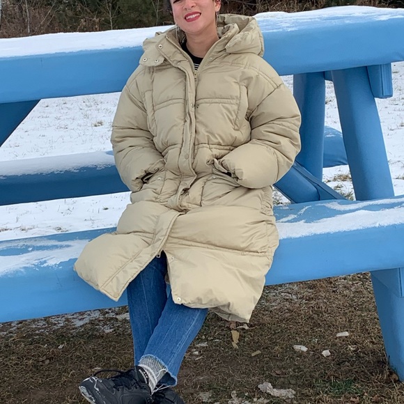 Puffer long tan coat - Picture 2 of 2